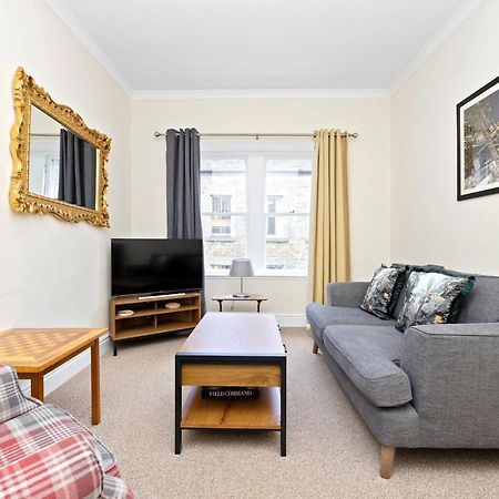 Appartamento Joivy Modern Flat On Rose Street Edimburgo Esterno foto