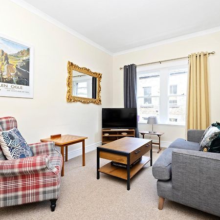 Appartamento Joivy Modern Flat On Rose Street Edimburgo Esterno foto