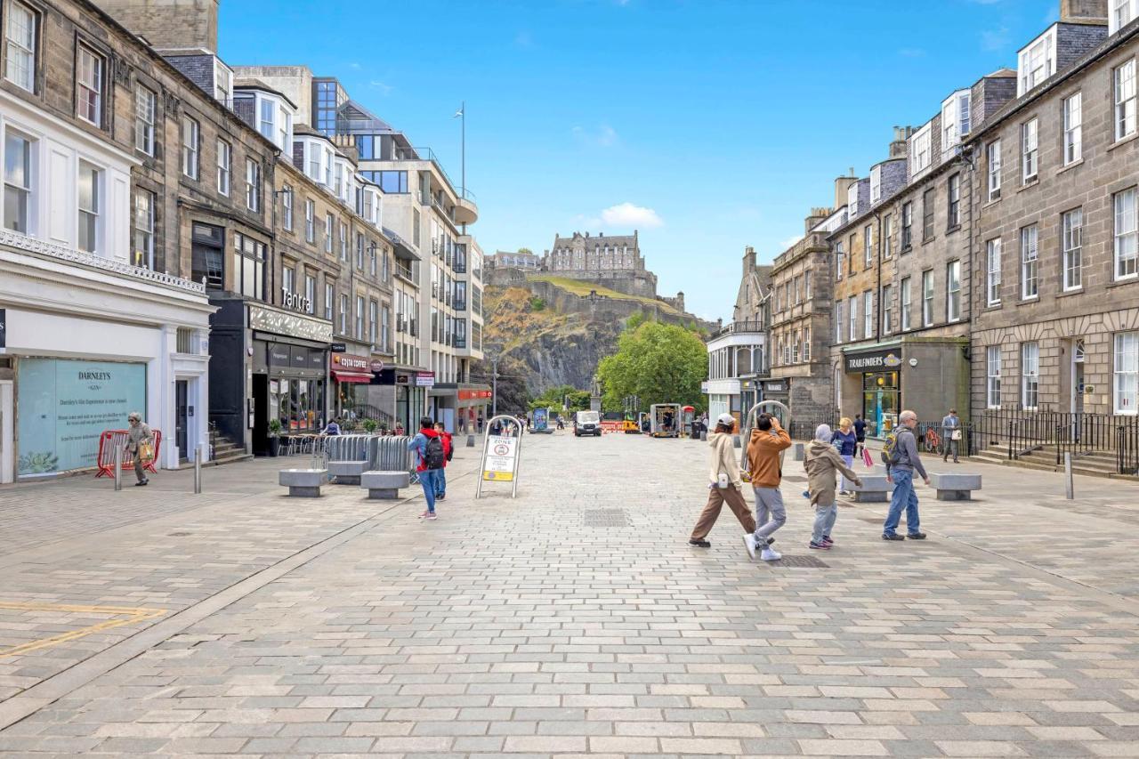 Appartamento Joivy Modern Flat On Rose Street Edimburgo Esterno foto