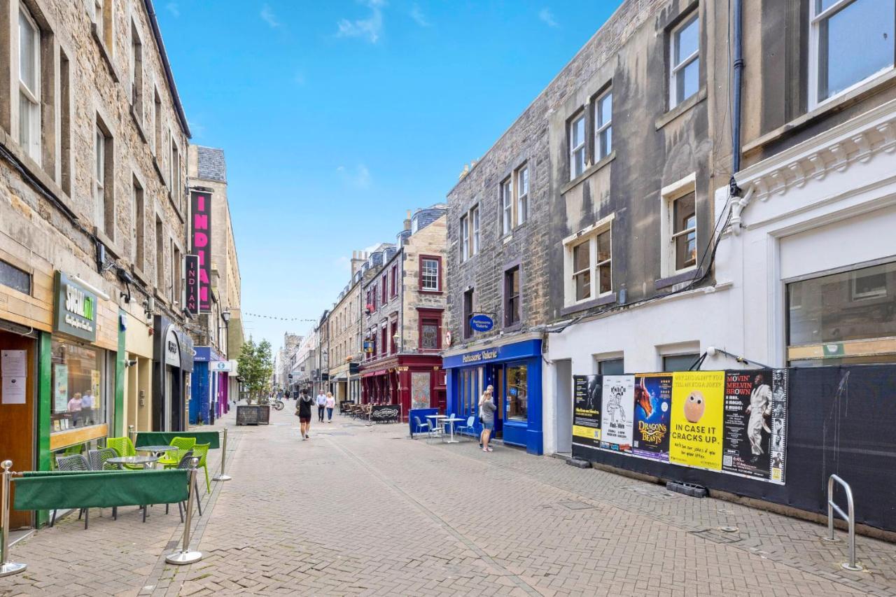 Appartamento Joivy Modern Flat On Rose Street Edimburgo Esterno foto